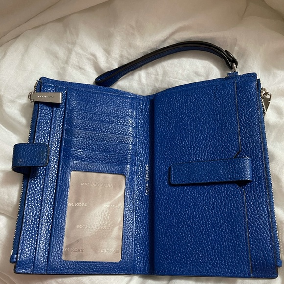 Michael Kors Wallet - Picture 3 of 3
